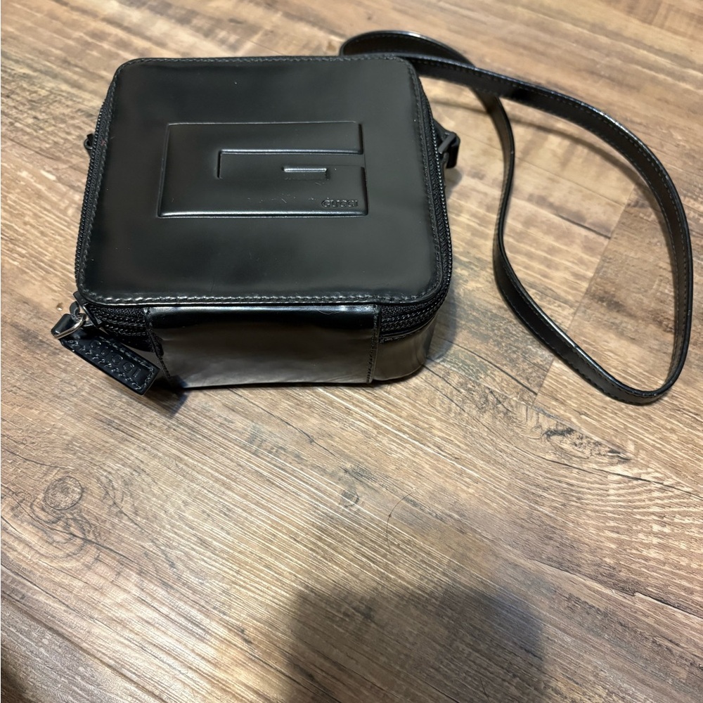 Vintage Gucci Crossbody with built in wallet (preloved)